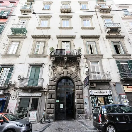 Maison Noir Apartment